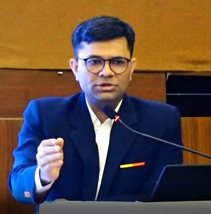 Madhav Anadkat presenting at Gateway